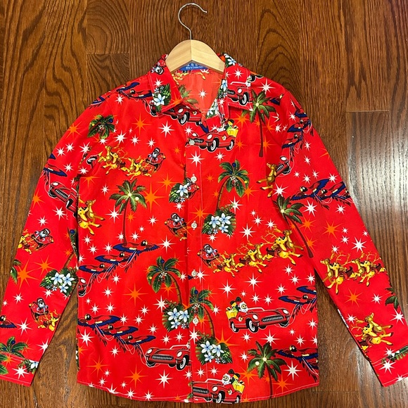 Boys long sleeve Christmas red button down shirt size medium - Picture 1 of 3